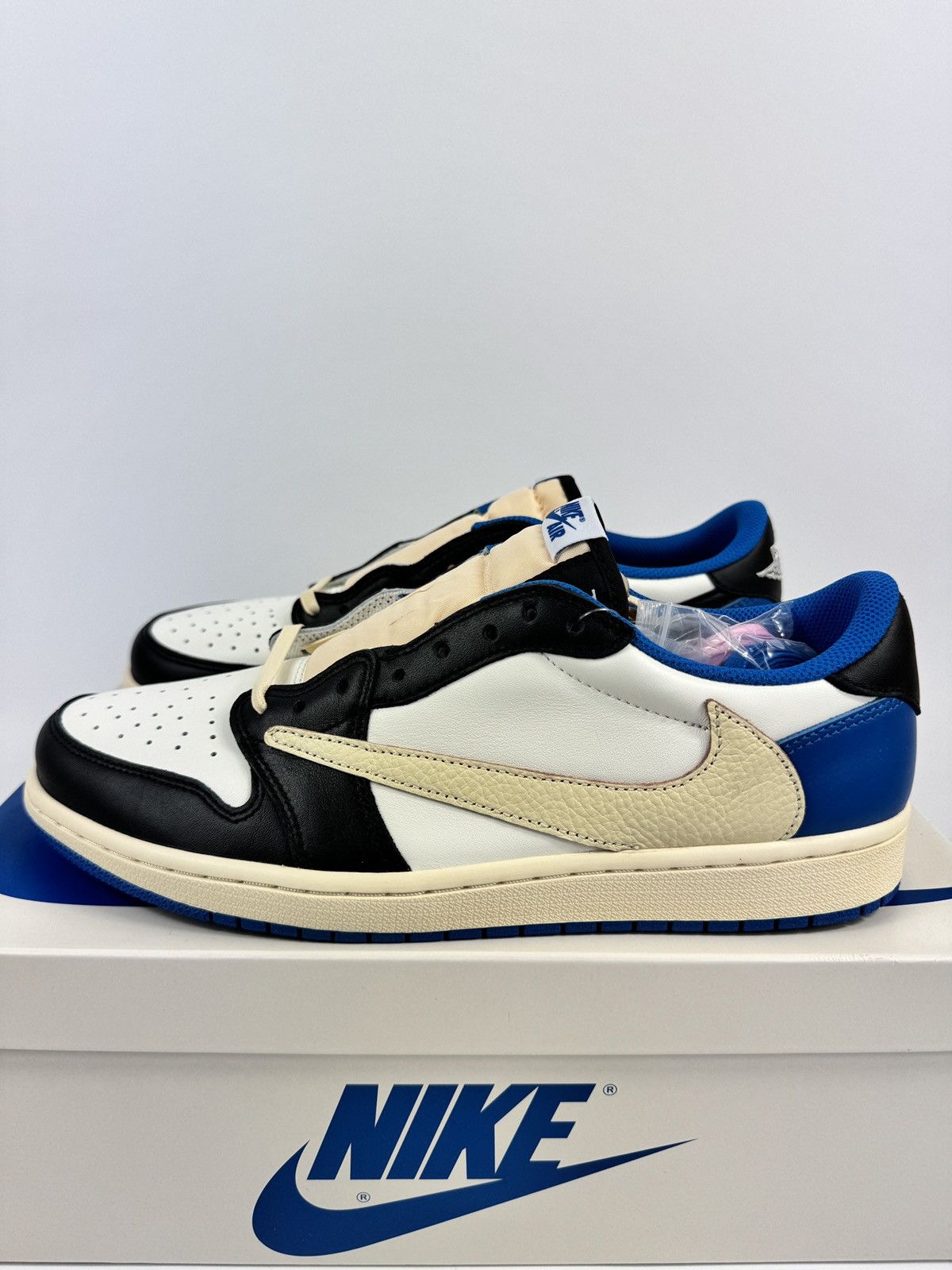 Nike × Travis Scott JORDAN 1 RETRO LOW FRAGMENT X TRAVIS SCOTT SNEAKERS Size US 11 / EU 44 - 4 Thumbnail