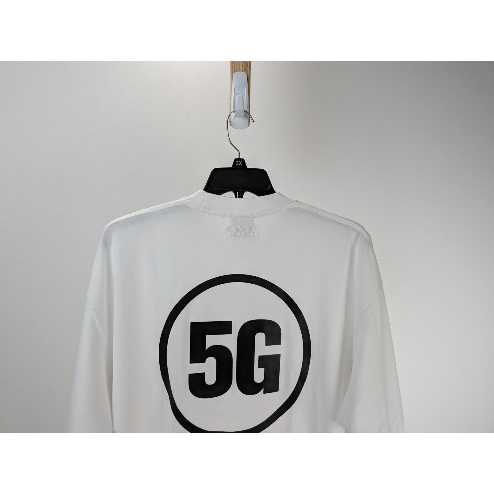 Vetements o1rshd1 5G Network SS T-Shirt in White Size US M / EU 48-50 / 2 - 8 Thumbnail