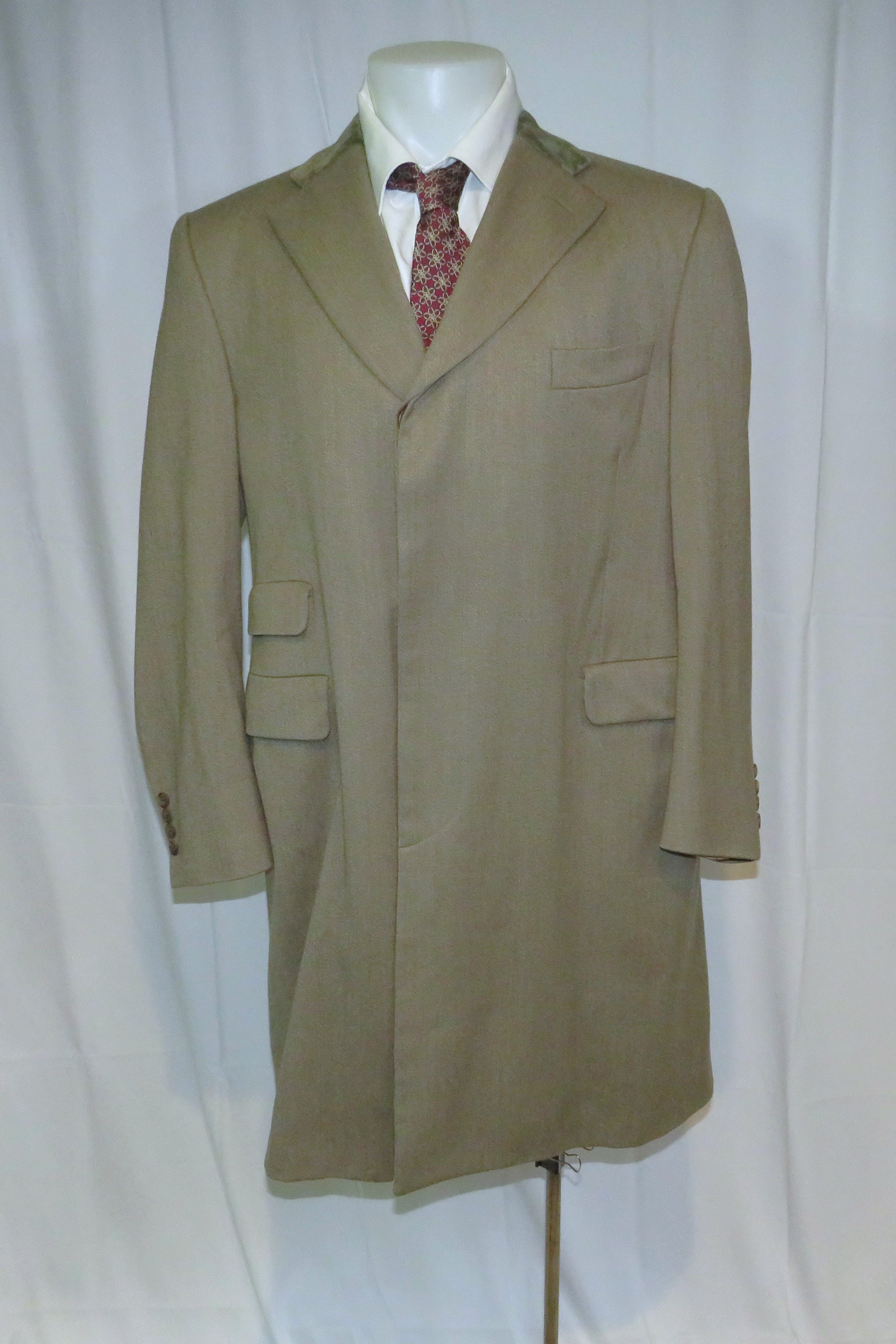 Paul Stuart Taupe Gabardine Velvet Collar Chesterfield 40S Size US M / EU 48-50 / 2 - 1 Thumbnail