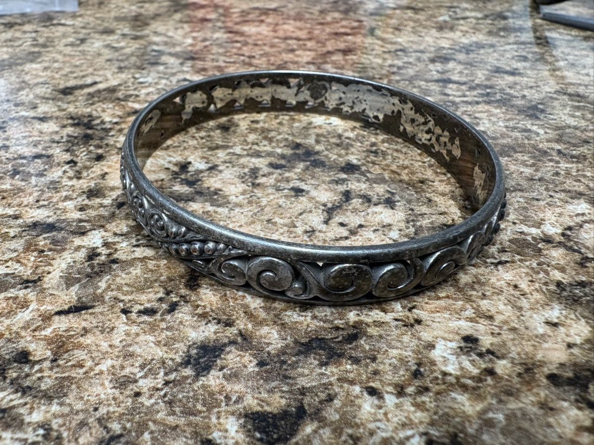 Brighton Brighton Silver Tone Scroll Engraved Bangle Bracelet Vintage Size ONE SIZE - 7 Thumbnail