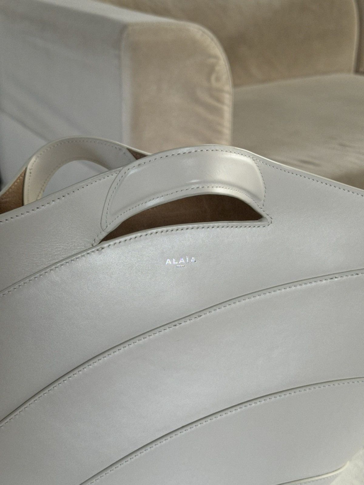 ALAÏA Khaima medium leather tote