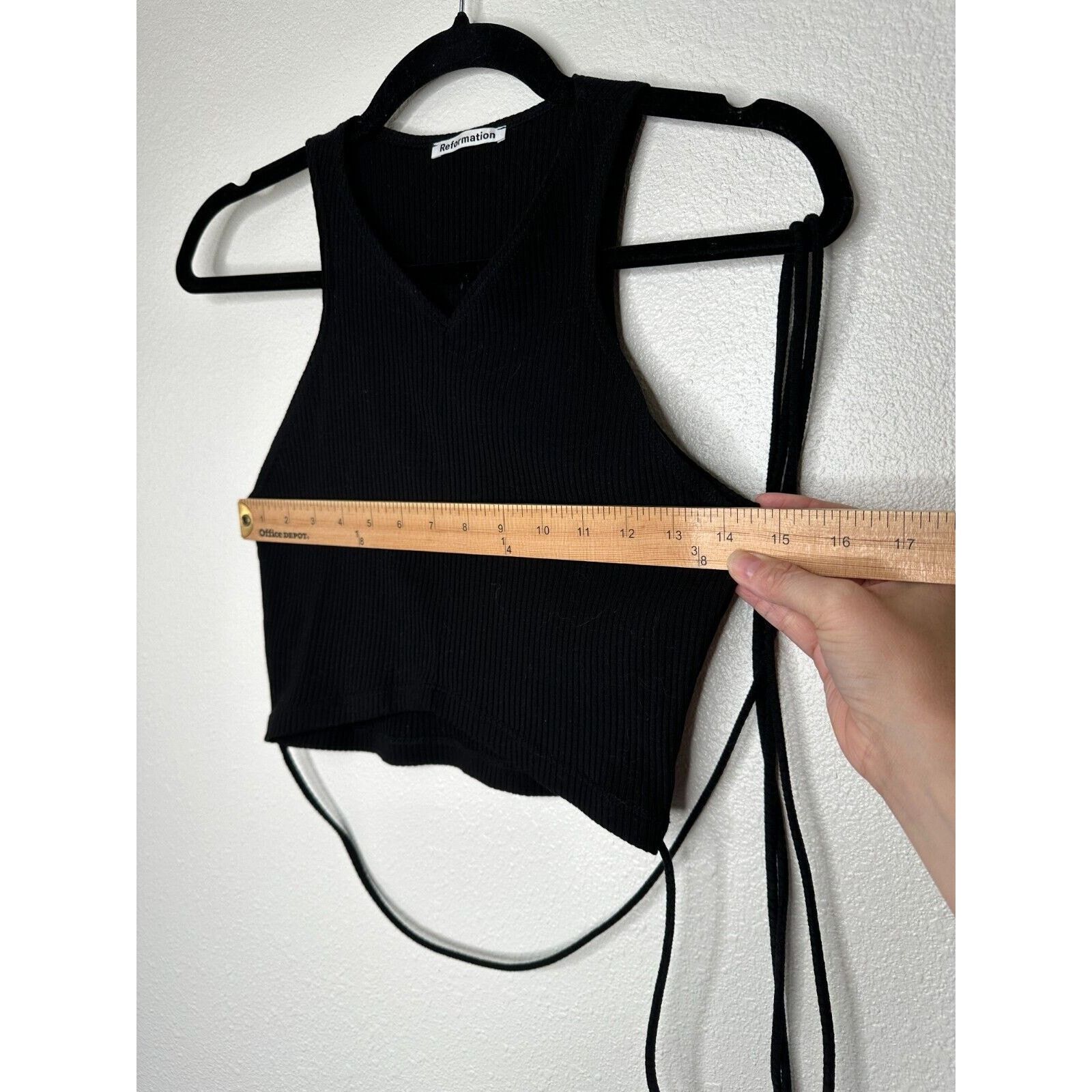 Reformation Reformation Black Knit V-Neck Crop Tank Tie Wrap Waist S Size S / US 4 / IT 40 - 14 Thumbnail