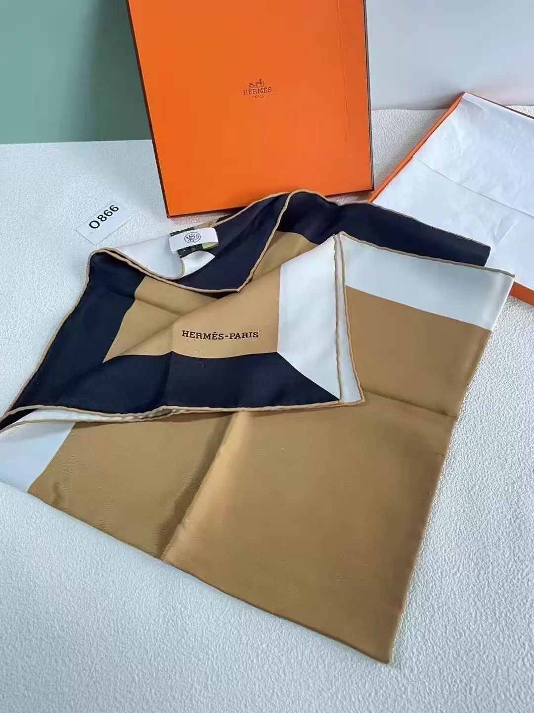 Hermes HERMES Silk Scarf 70x70 O866 Unused w/Box Size ONE SIZE - 1 Thumbnail