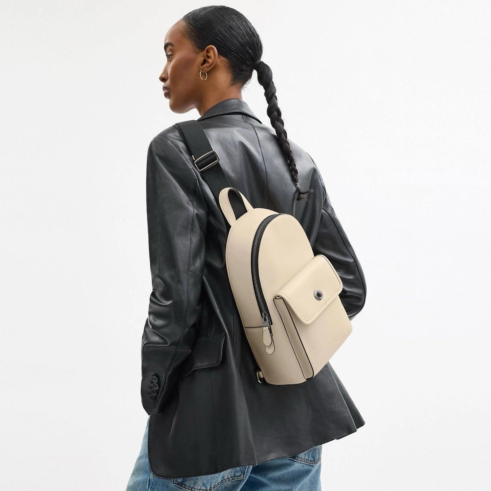 Coach NWT Coach CAJ72 Turnlock Sling Pack calf leather Ivory Size ONE SIZE - 7 Thumbnail