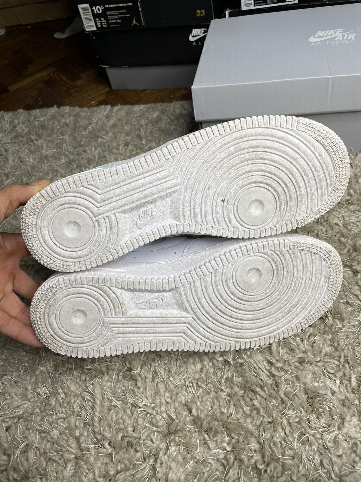 Nike Air Force 1 Triple White Size US 8.5 / EU 41-42 - 9 Thumbnail