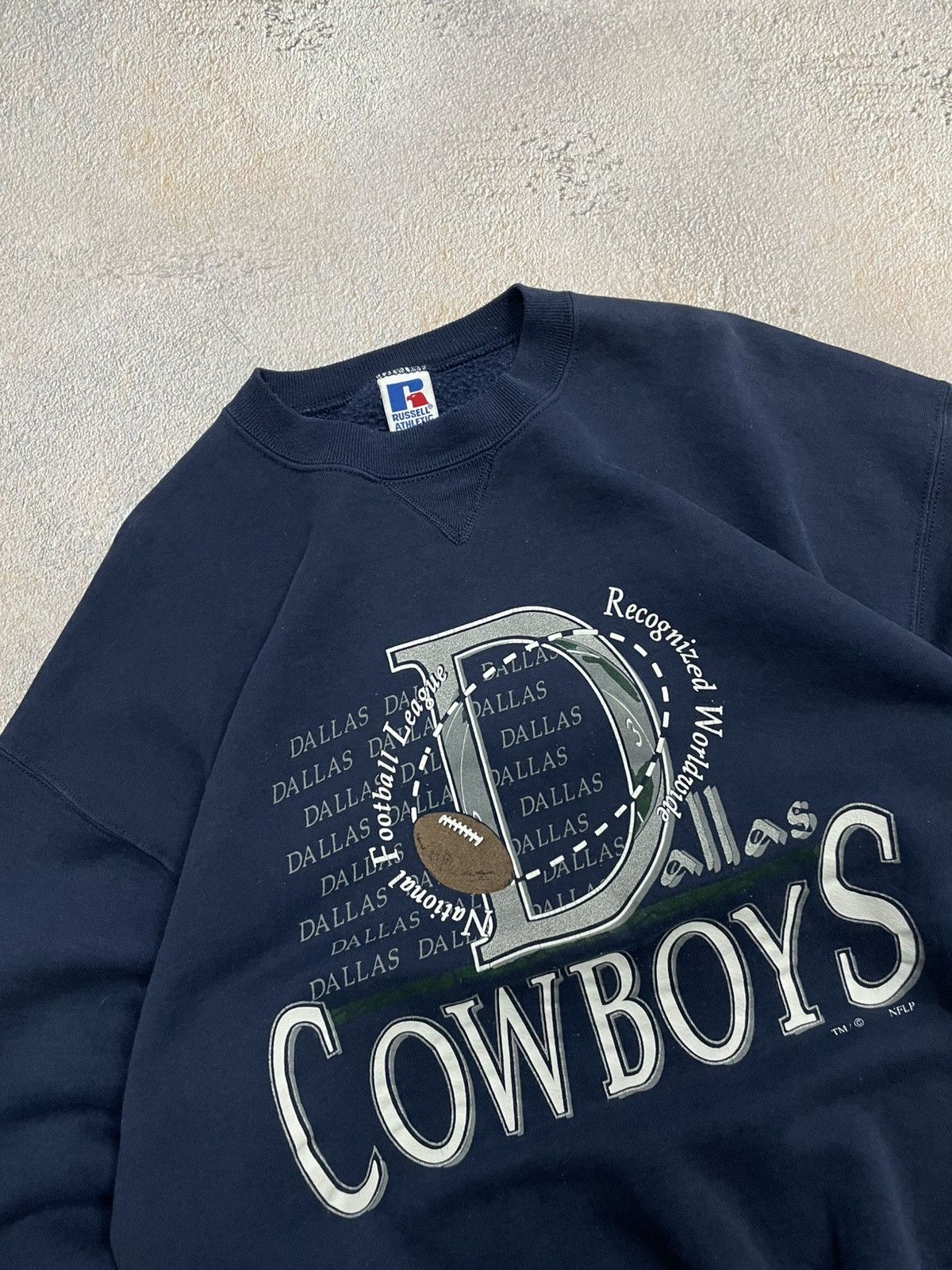 NFL Vintage Russell Athletic Dallas Cowboys Spellout Sweatshirt Size US L / EU 52-54 / 3 - 3 Thumbnail
