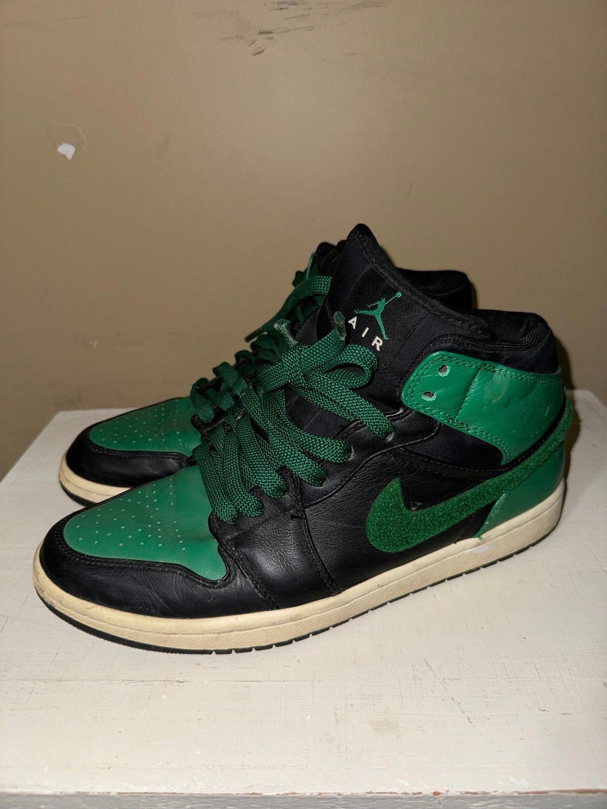 Jordan Brand Nike Air Jordan 1 Mid Phat Boston Celtics Men's Sz 10.5 Size US 10.5 / EU 43-44 - 2 Thumbnail