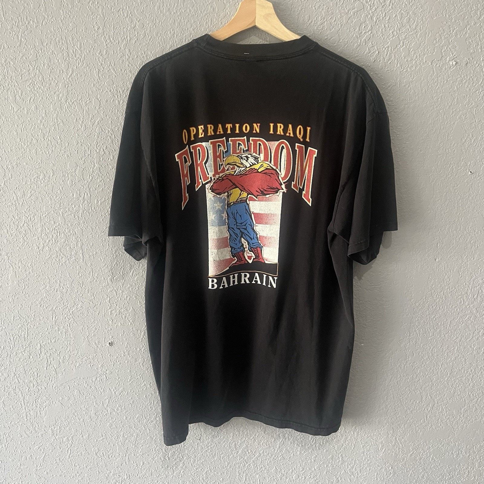 Vintage Vintage Operation Iraqi Freedom Eagle Military Black Tshirt Size US XL / EU 56 / 4 - 1 Thumbnail