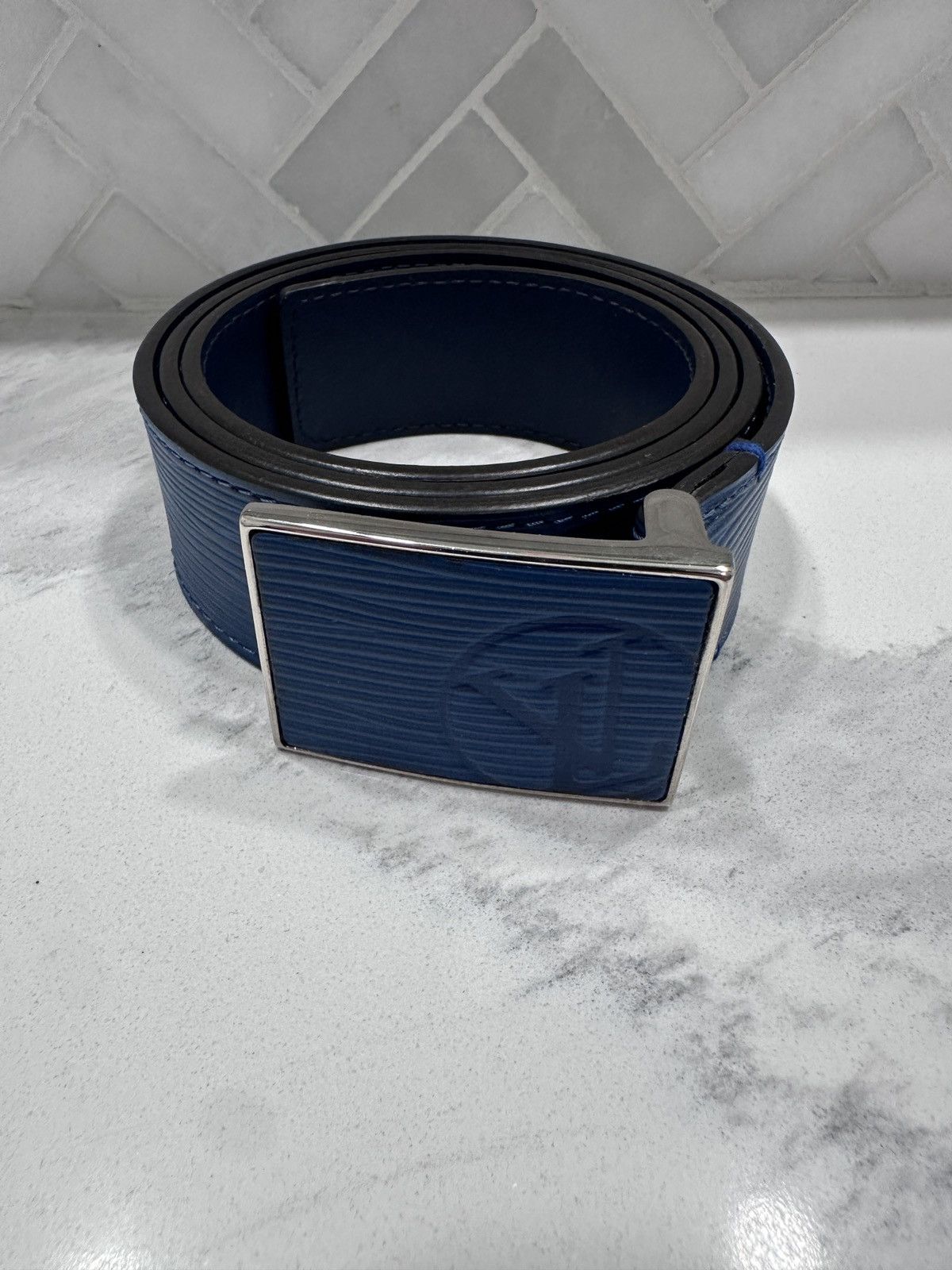 Louis Vuitton Louis Vuitton Epi Belt Size 90/36 Brand New Size 36 - 1 Thumbnail