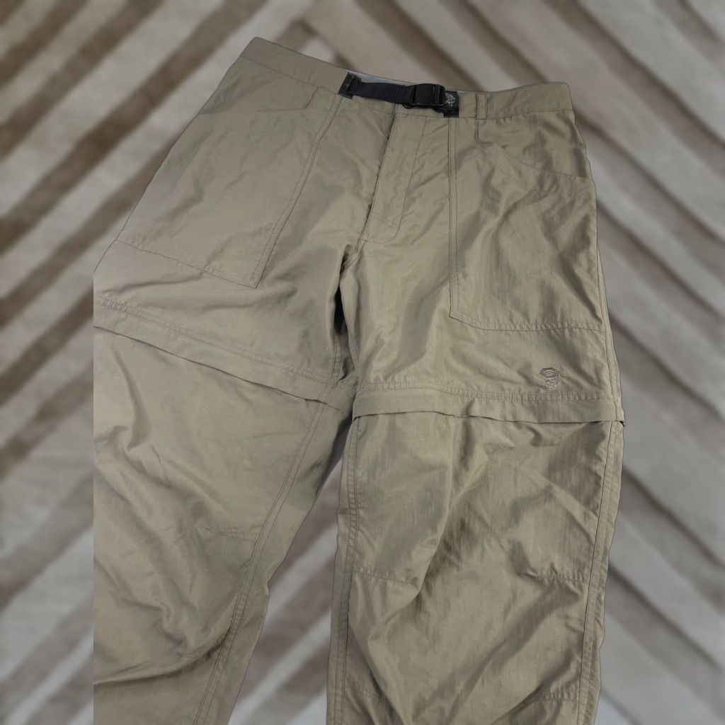 Mountain Hardwear VINTAGE Mountain Hardwear Convertible Nylon Cargo Hiking Pants Women 14 Beige Cargo 31in Inseam 41in Total 16in Waist Mens? Size 36" / US 14 / IT 50 - 1 Thumbnail