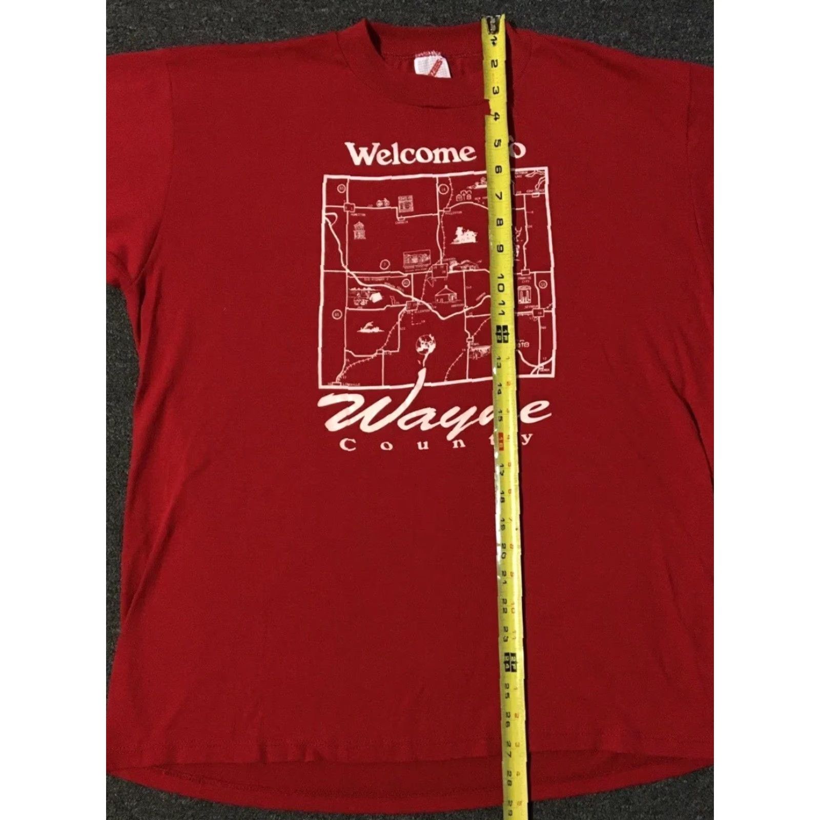 Vintage VINTAGE Wayne County Iowa Spellout Shirt L Men Red 80s 90s College Track School PE Graphic ConcertSingle Stitch T-Shirt Size US L / EU 52-54 / 3 - 6 Thumbnail