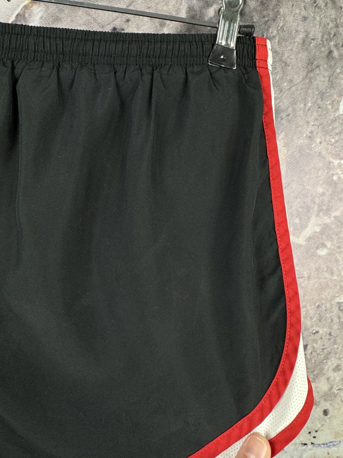 Nike Women’s Nike Running Shorts Black/Red Size Large Size 32" / US 10 / IT 46 - 9 Thumbnail