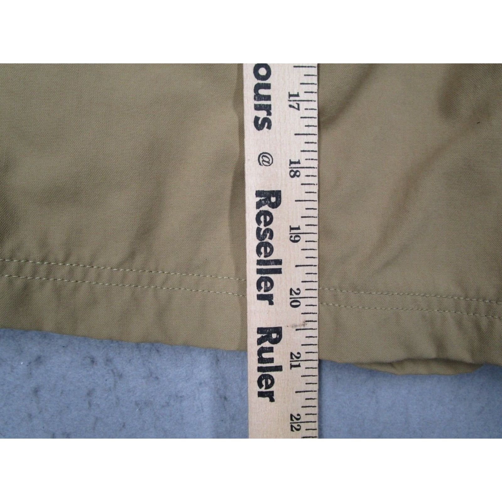 Vintage VINTAGE Duluth Men's Cargo Shorts 2XL Beige Microfiber Belted 9" Outdoor Travel Workwear Size US 39 - 7 Thumbnail