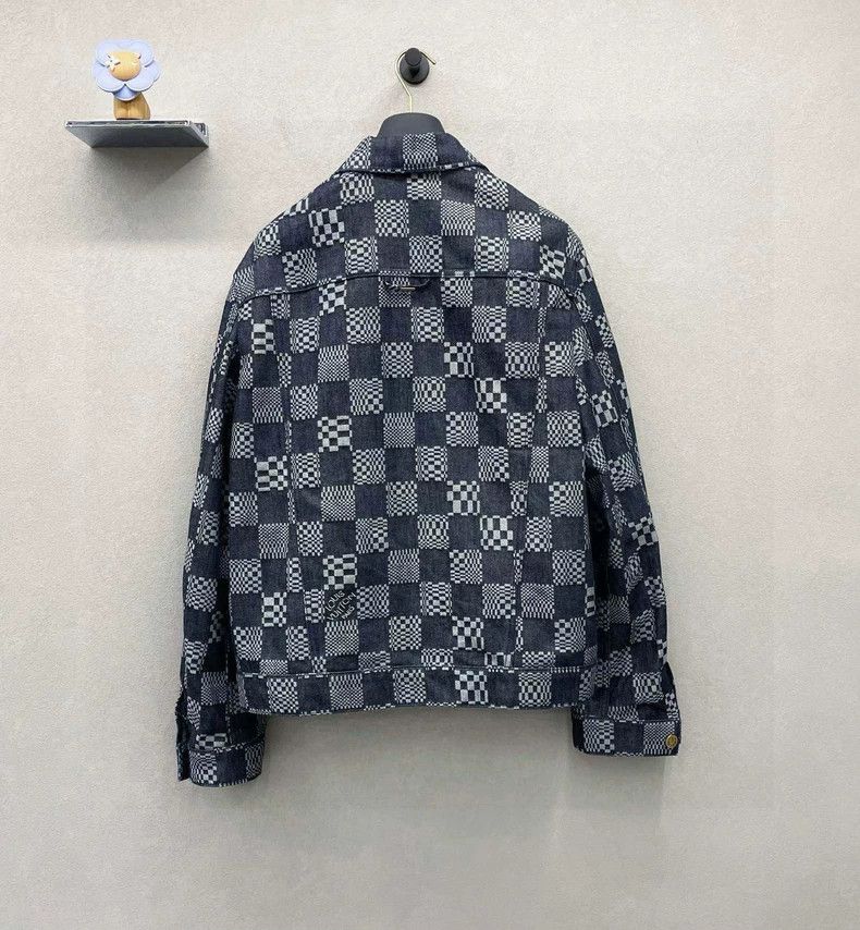 Louis Vuitton Louis Vuitton Black checkerboard denim jacket Size US L / EU 52-54 / 3 - 2 Thumbnail