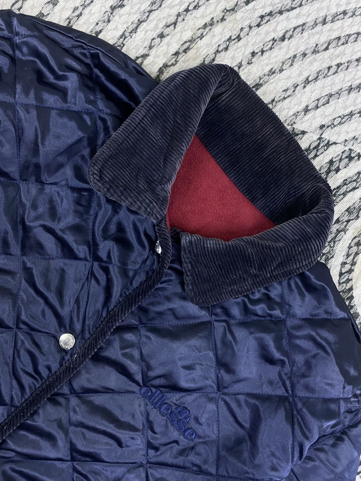 Ellesse Vintage Ellesse Burgundy Reversible Puffer Jacket Size US L / EU 52-54 / 3 - 11 Thumbnail