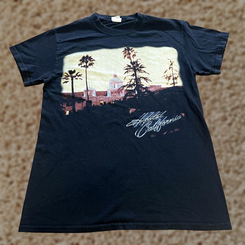 Gildan Eagles Shirt Mens Small Black 2018 Tour Rock Tee Gildan Size US S / EU 44-46 / 1 - 1 Thumbnail