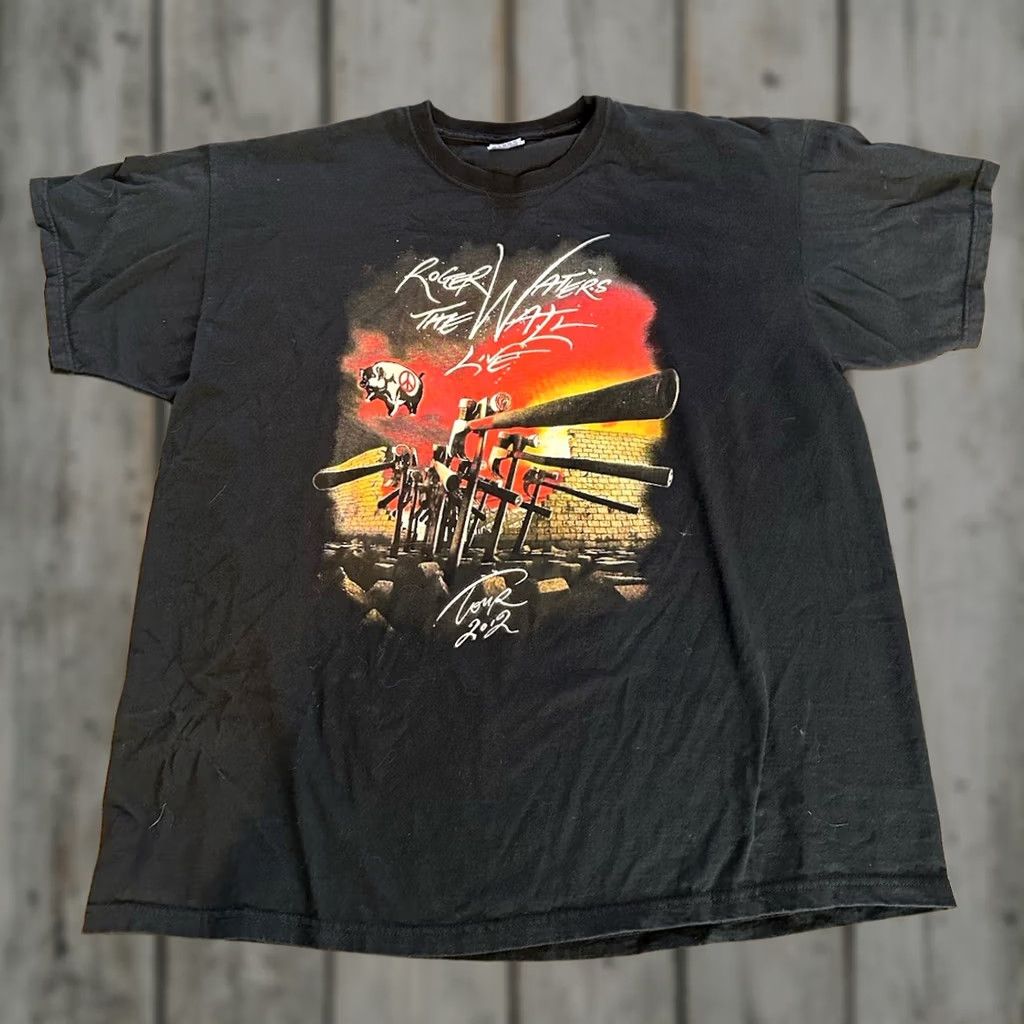 Fruit Of The Loom Pink Floyd Roger Waters The Wall 2012 Live Tour T-Shirt, 2XL, Black, Men, Modern Moon, Fruit of the Loom Size US XXL / EU 58 / 5 - 1 Thumbnail