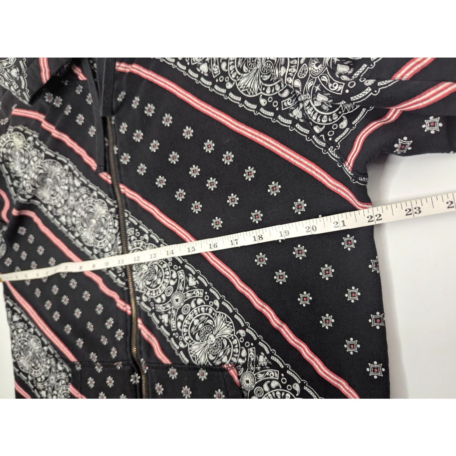 Vans VANS Hoodie Main Selling Point: Graphic Print Full Zip Black Paisley Skull Zip Hoodie L Vintage Mens Regular Size L Size US L / EU 52-54 / 3 - 6 Thumbnail
