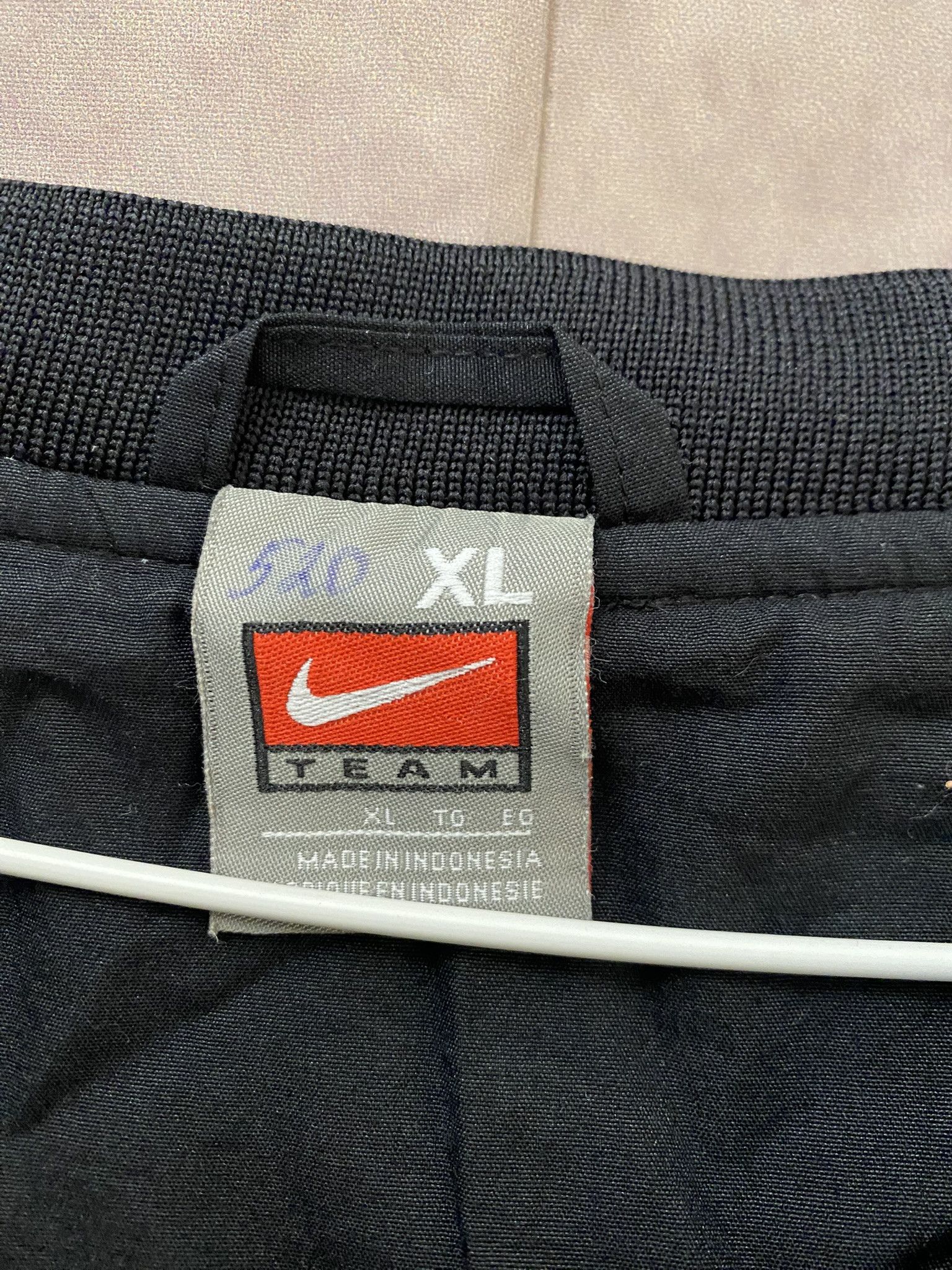 Nike × Vintage Nike Sweatshirt Center Logo Black Size US XL / EU 56 / 4 - 2 Thumbnail
