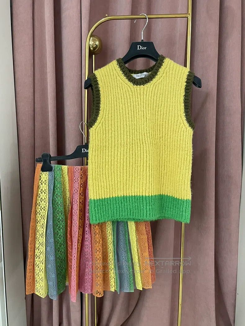 Other Valentino Yellow sweater vest set Size S / US 4 / IT 40 - 1 Thumbnail