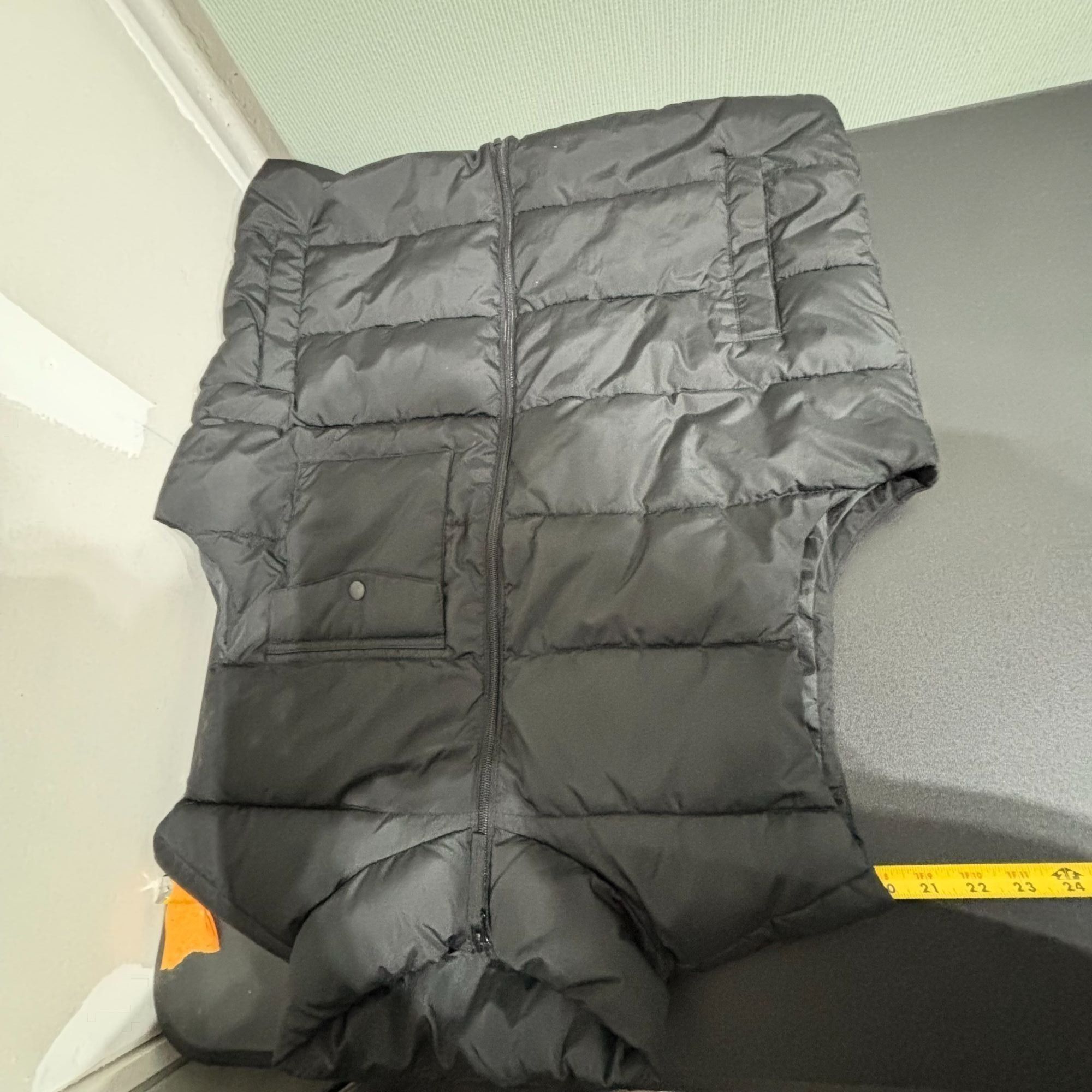 Old Navy Old Navy Men's XL Black Puffer Vest Made with Recycled Mater Size US XL / EU 56 / 4 - 4 Thumbnail