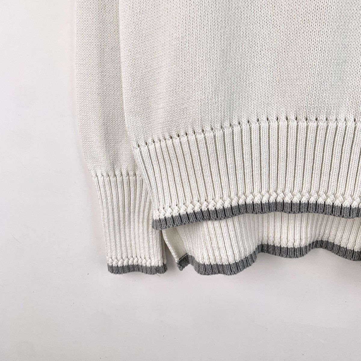 Thom Browne Thom Browne Off-white Long Sleeve Knit Sweater K26WX Size XS / US 0-2 / IT 36-38 - 4 Thumbnail