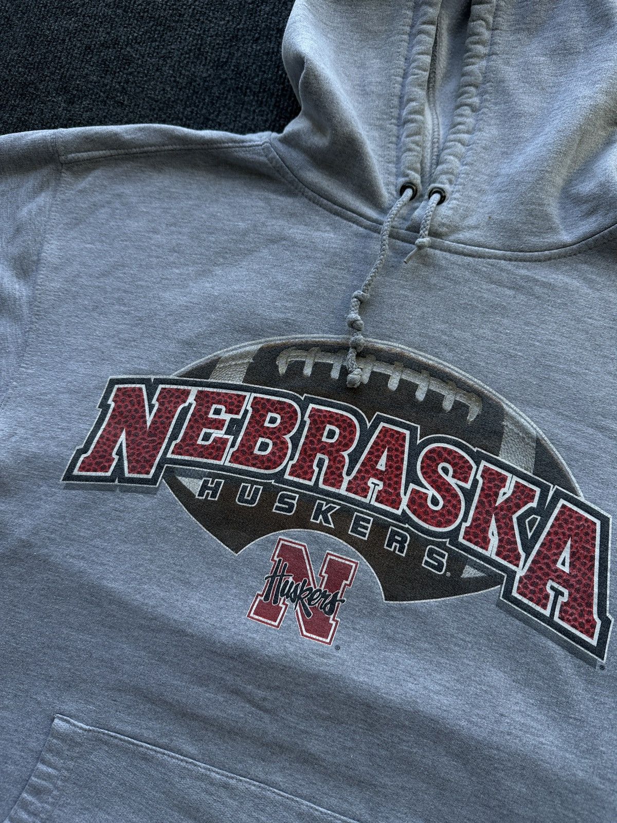 Vintage NEBRASKA HUSKERS 🚨 MEN GRAY BOXY HOODIE BIG LOGO Size US L / EU 52-54 / 3 - 7 Thumbnail
