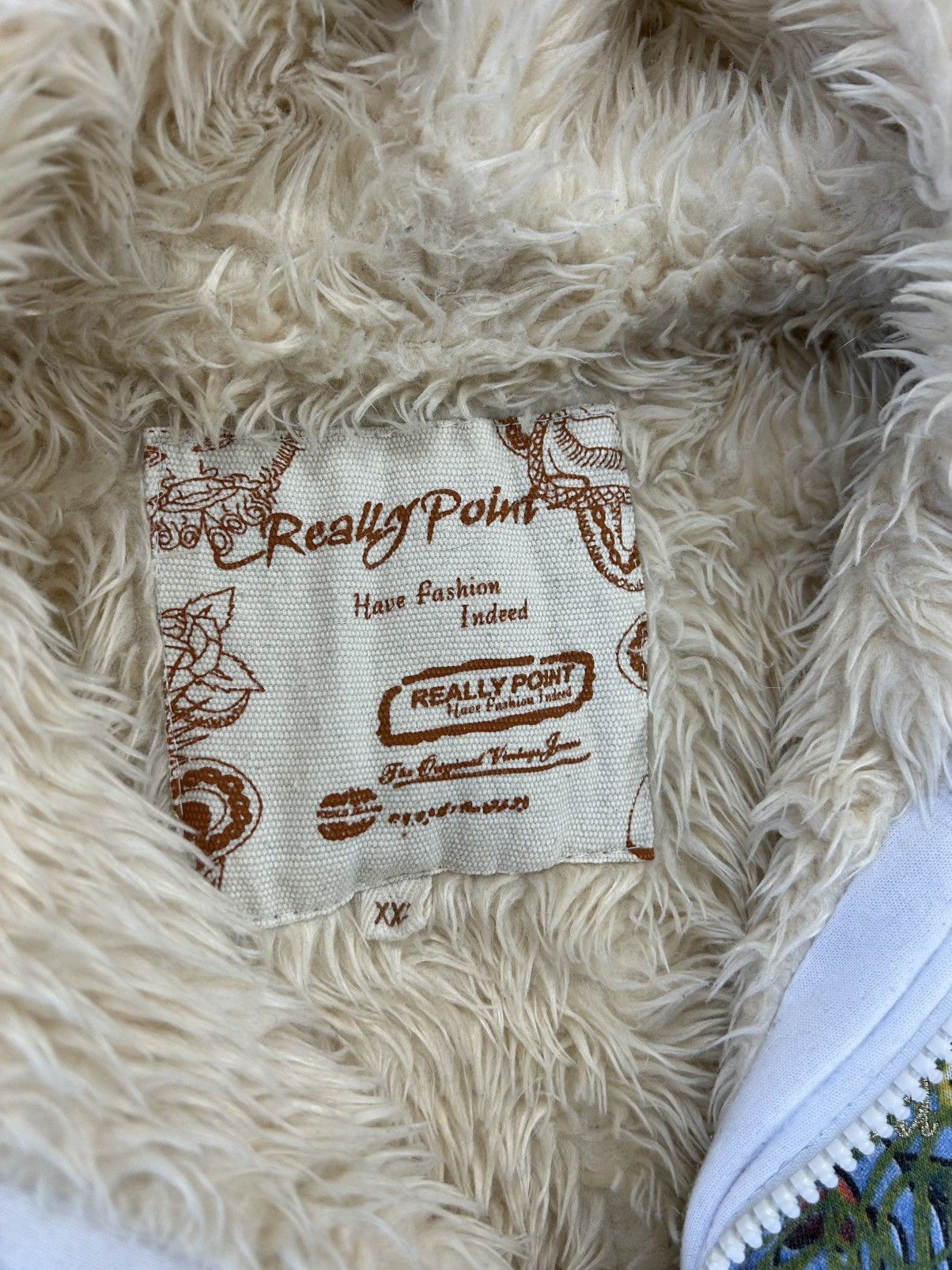 Really Point Y2K vintage zip hoodie white fur Ed Hardy