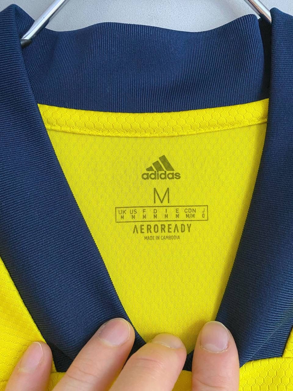 Adidas Sweden National Football Team 2021/22 Home Soccer Jersey, M Size US M / EU 48-50 / 2 - 12 Thumbnail
