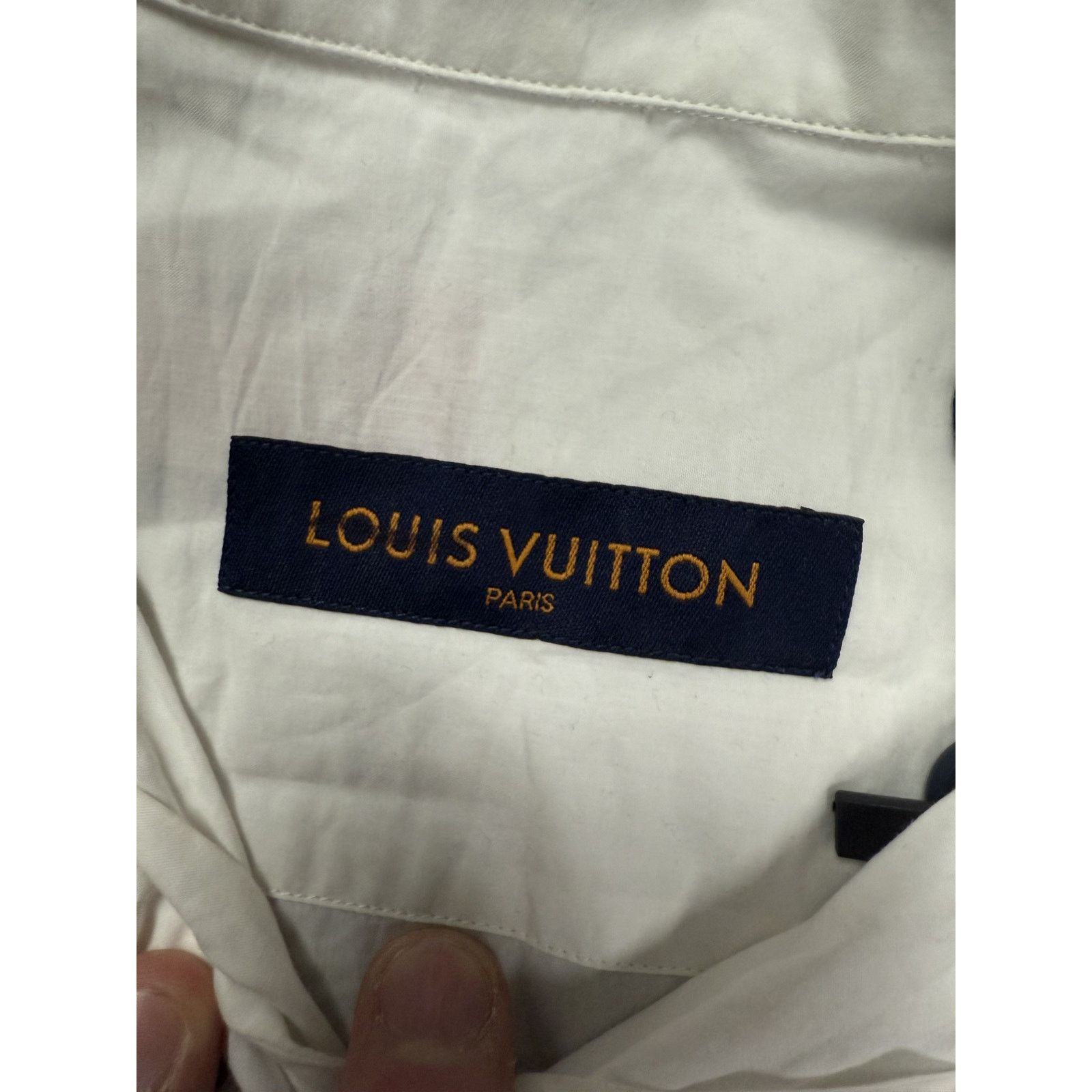 Louis Vuitton LV Multi Logo Button Down White Like New Medium With Tags Size US M / EU 48-50 / 2 - 2 Thumbnail