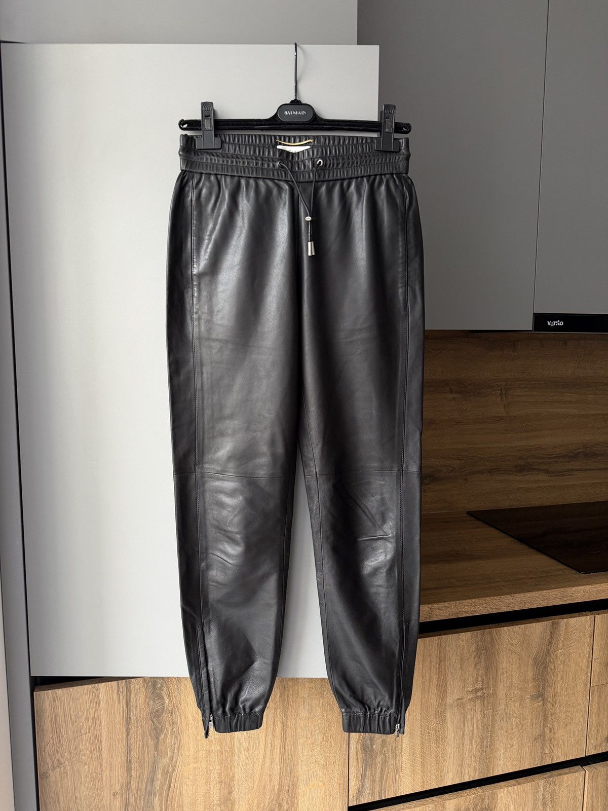 Saint Laurent Paris Saint Laurent Paris Black Leather Jogger Trousers Size 25" / US 0 / IT 36 - 1 Thumbnail