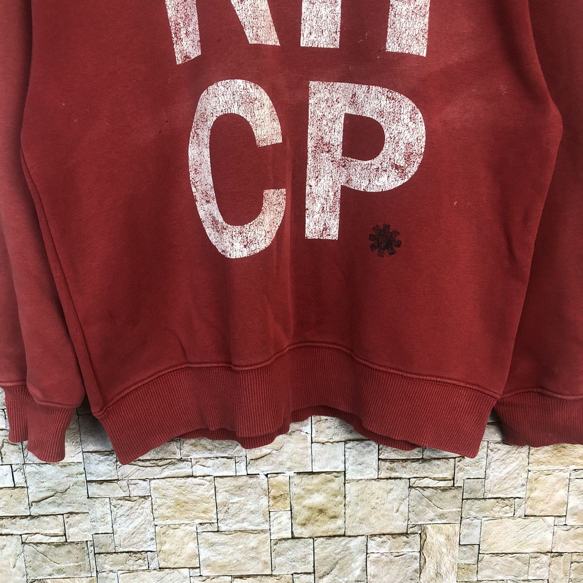Band Tees GU Red Hot Chilli Peppers Red Sweatshirt #A10 Size US M / EU 48-50 / 2 - 6 Thumbnail
