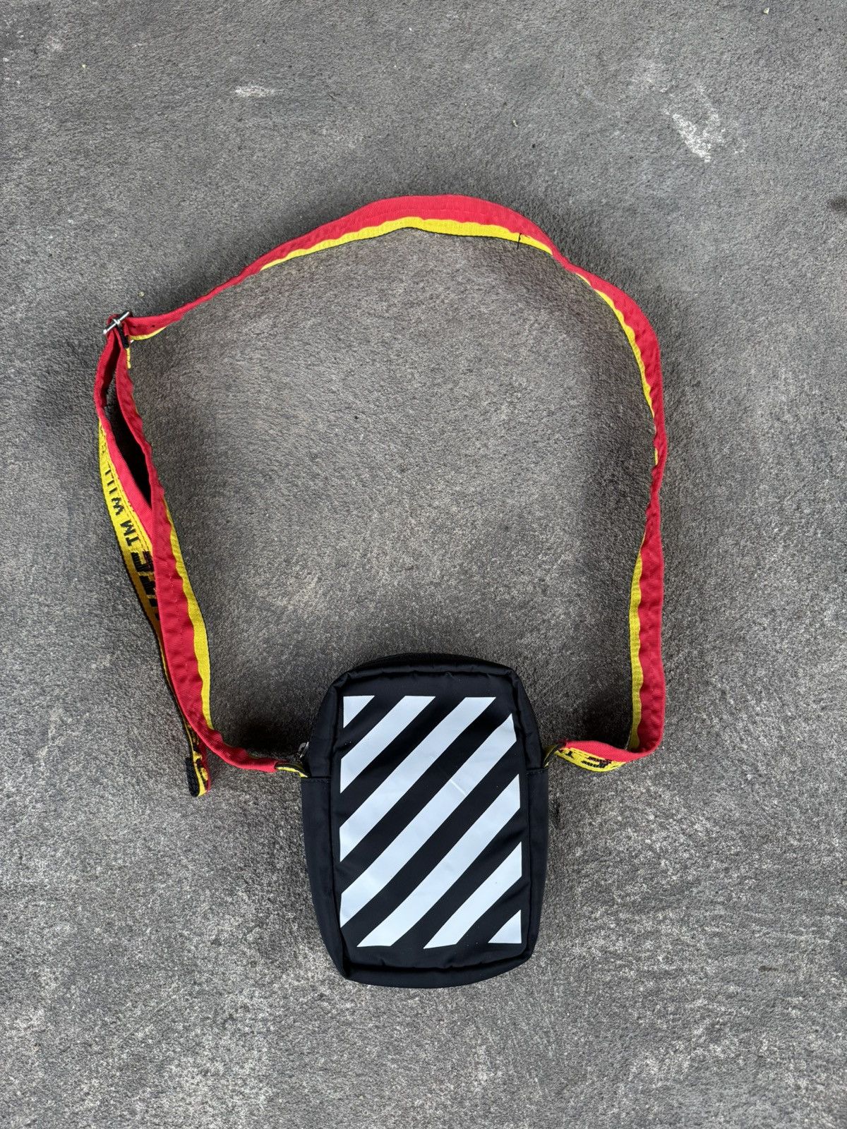 Off-White OFF WHITE BINDER NYLON CROSSBODY SLING BAG Size ONE SIZE - 1 Thumbnail