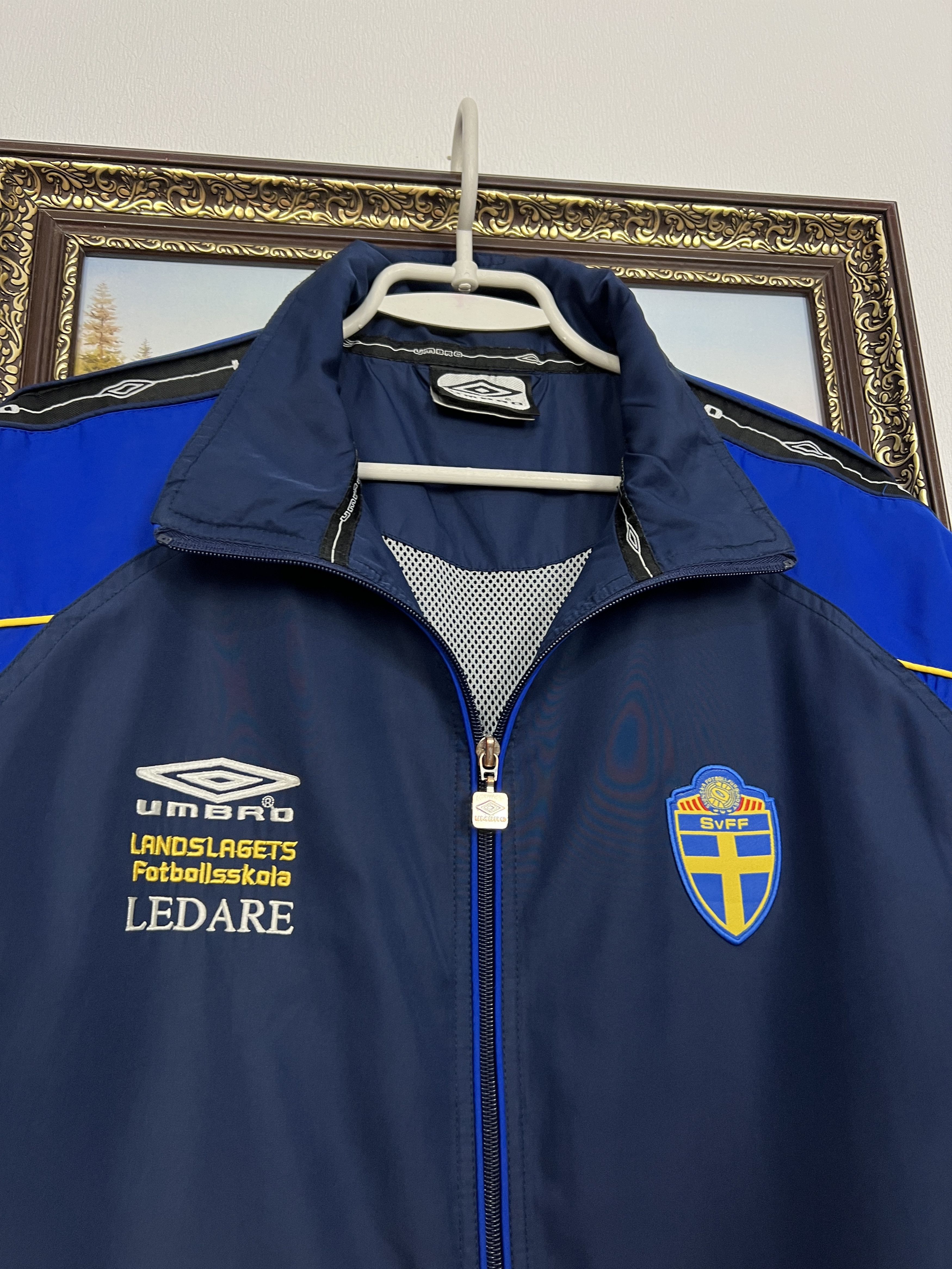 Umbro Vintage Sweden Football Jacket Soccer Track Top National Size US L / EU 52-54 / 3 - 4 Thumbnail