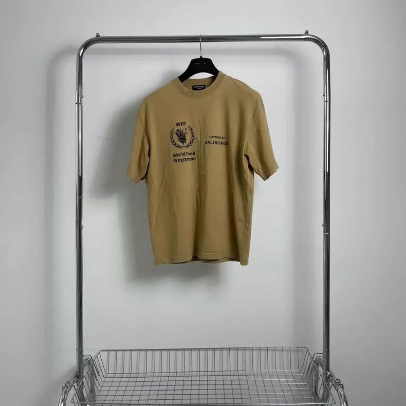 Balenciaga Balenciaga Co-branded WFP khaki print short sleeves Size US S / EU 44-46 / 1 - 1 Thumbnail