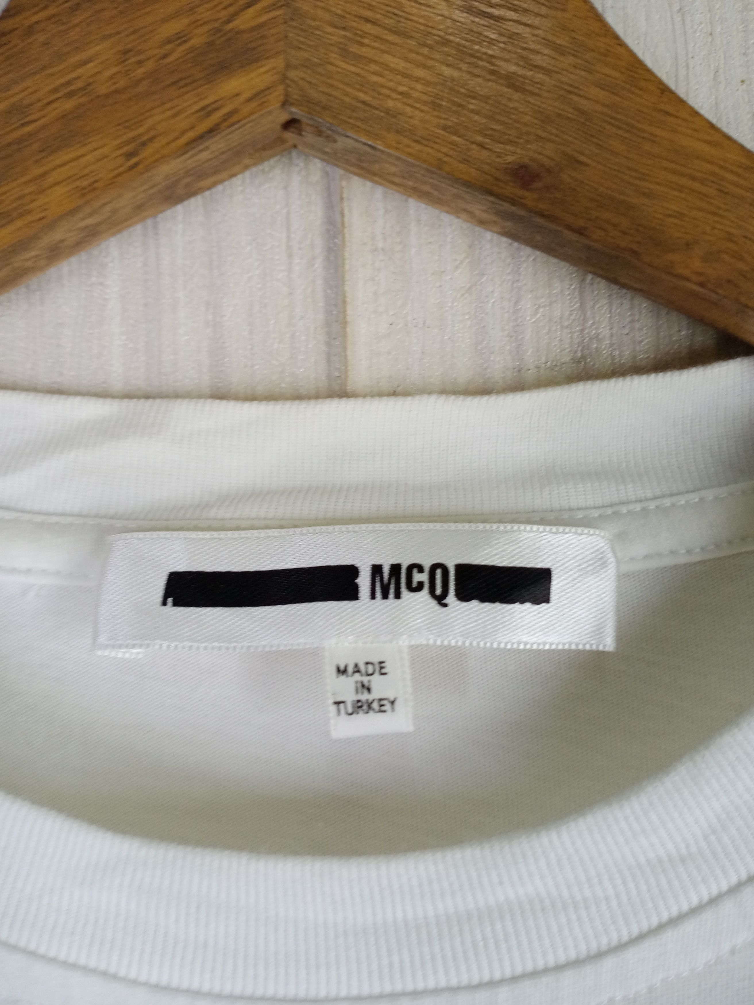 Alexander McQueen Alexander McQueen Tshirt Size US S / EU 44-46 / 1 - 7 Thumbnail