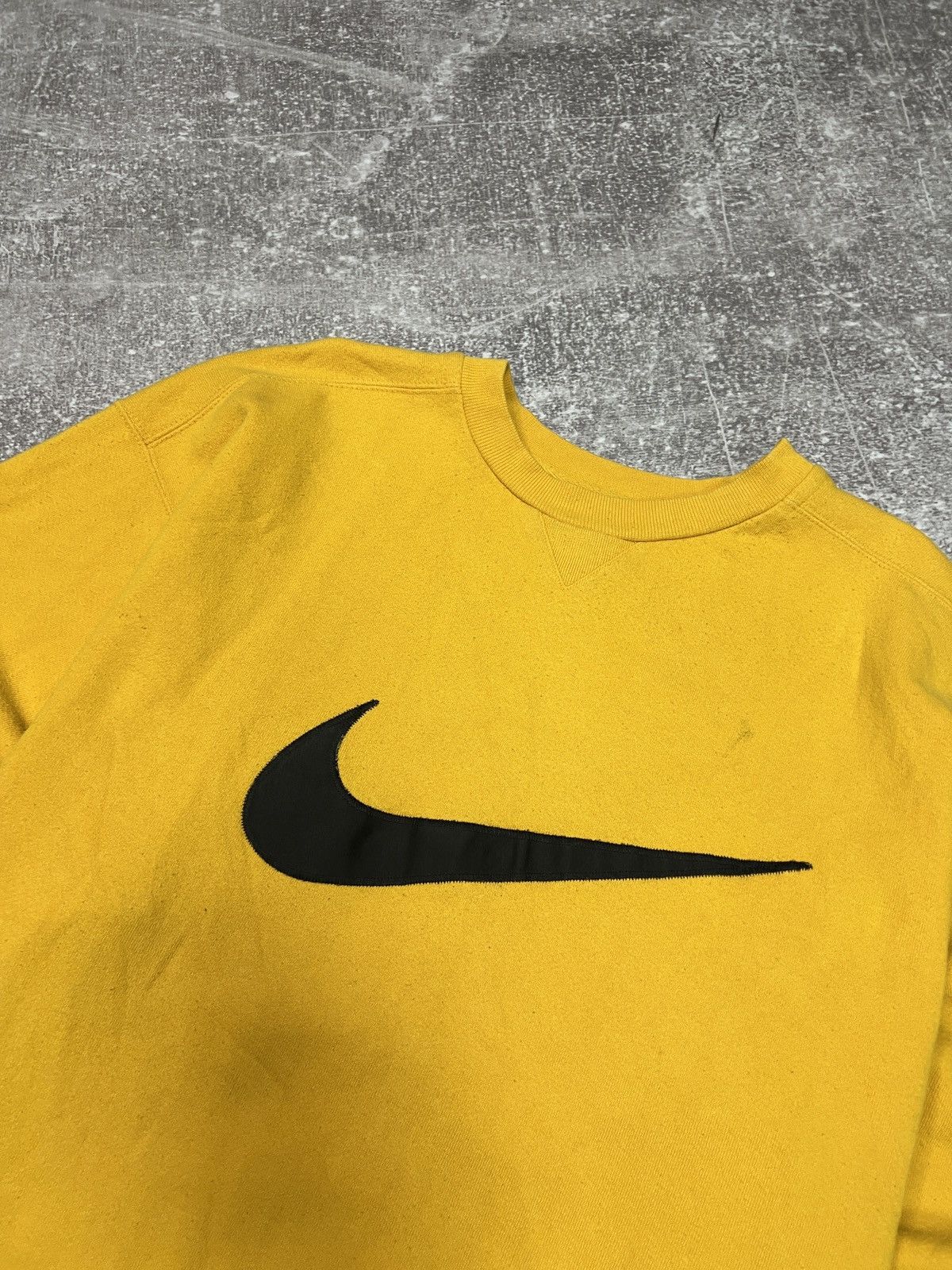 Nike Vintage Nike Sweatshirt Big Logo Y2K L Size US L / EU 52-54 / 3 - 2 Thumbnail