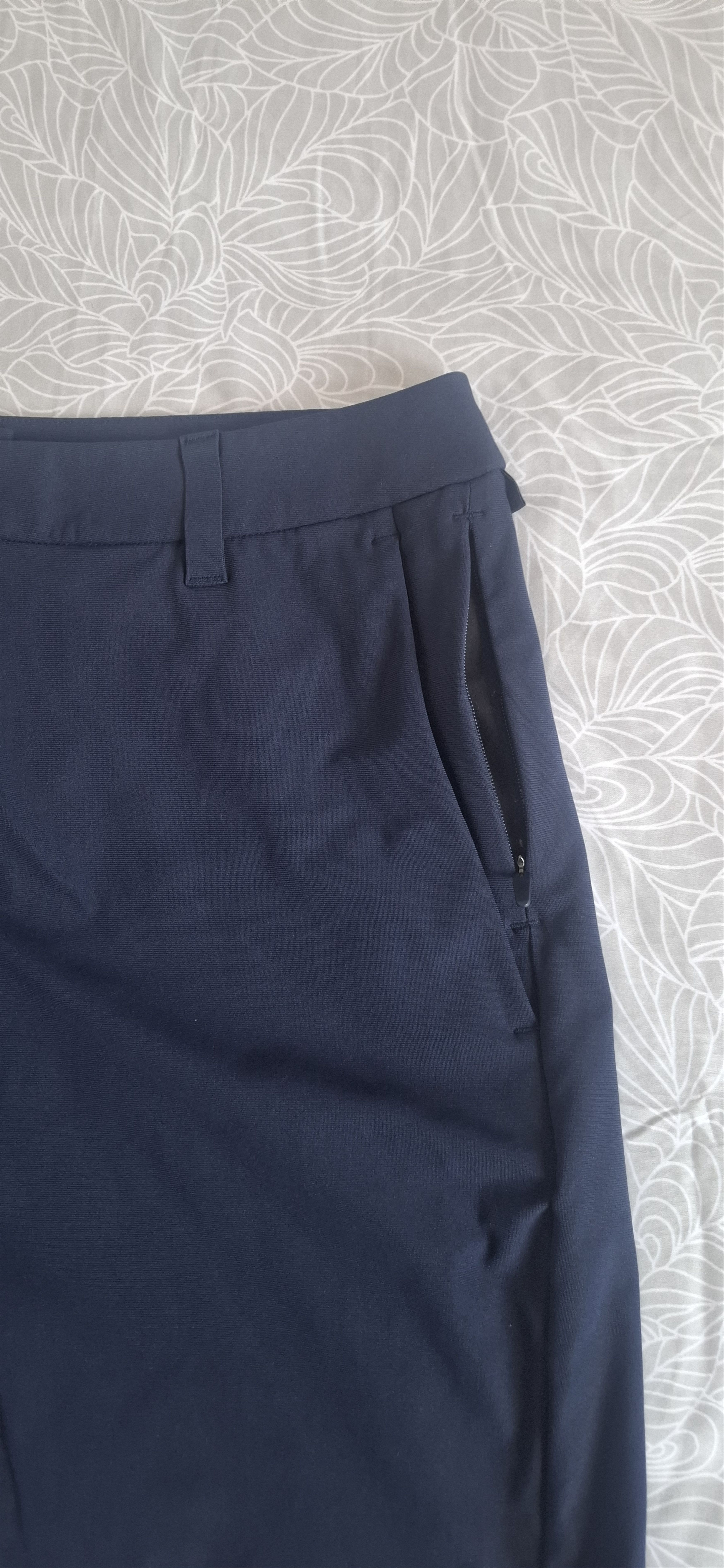 Lululemon Lululemon Navy Shorts Size US 32 / EU 48 - 5 Thumbnail