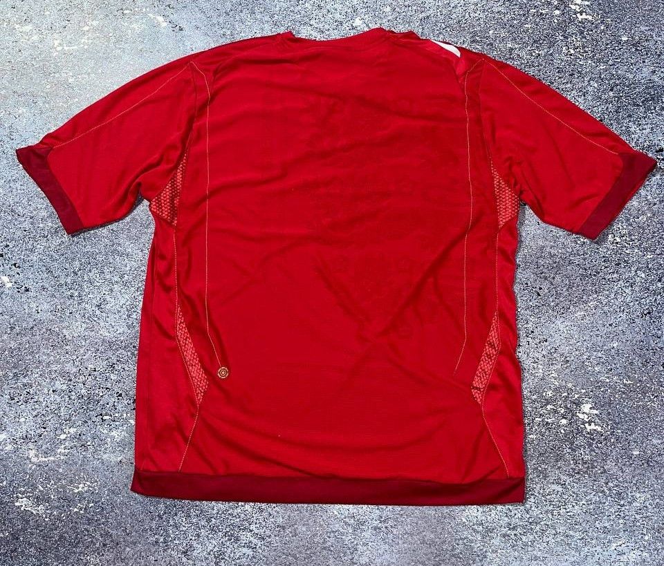 Umbro Official England football shirt Umbro Soccer Jersey size XL Size US XL / EU 56 / 4 - 3 Thumbnail