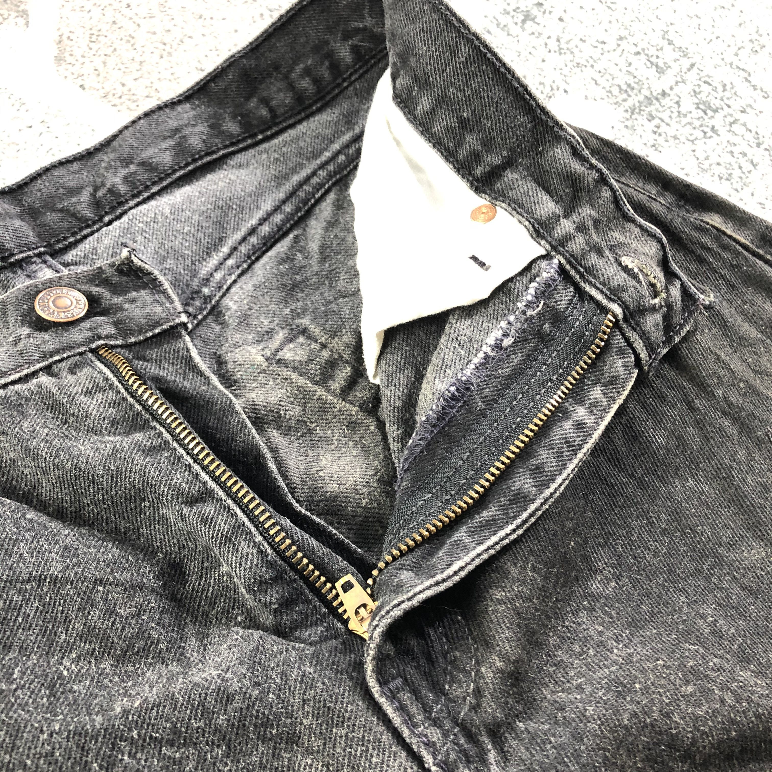 Levi's Vintage Levis 560 Jeans Faded Black Denim kJ1723 Size US 29 - 7 Thumbnail