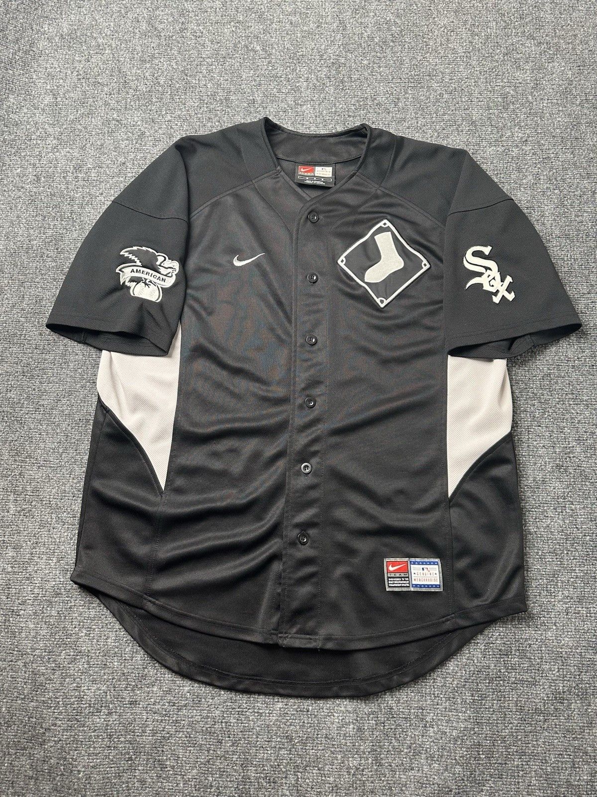 MLB Mens Baseball Nike Chicago White Sox Black Button, Size M Size US M / EU 48-50 / 2 - 1 Thumbnail