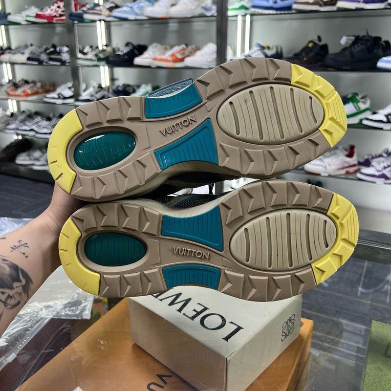 Louis Vuitton Louis Vuitton Trail Low-top Casual Shoes for Men - Size US 7.5 / EU 40-41 - 4 Thumbnail