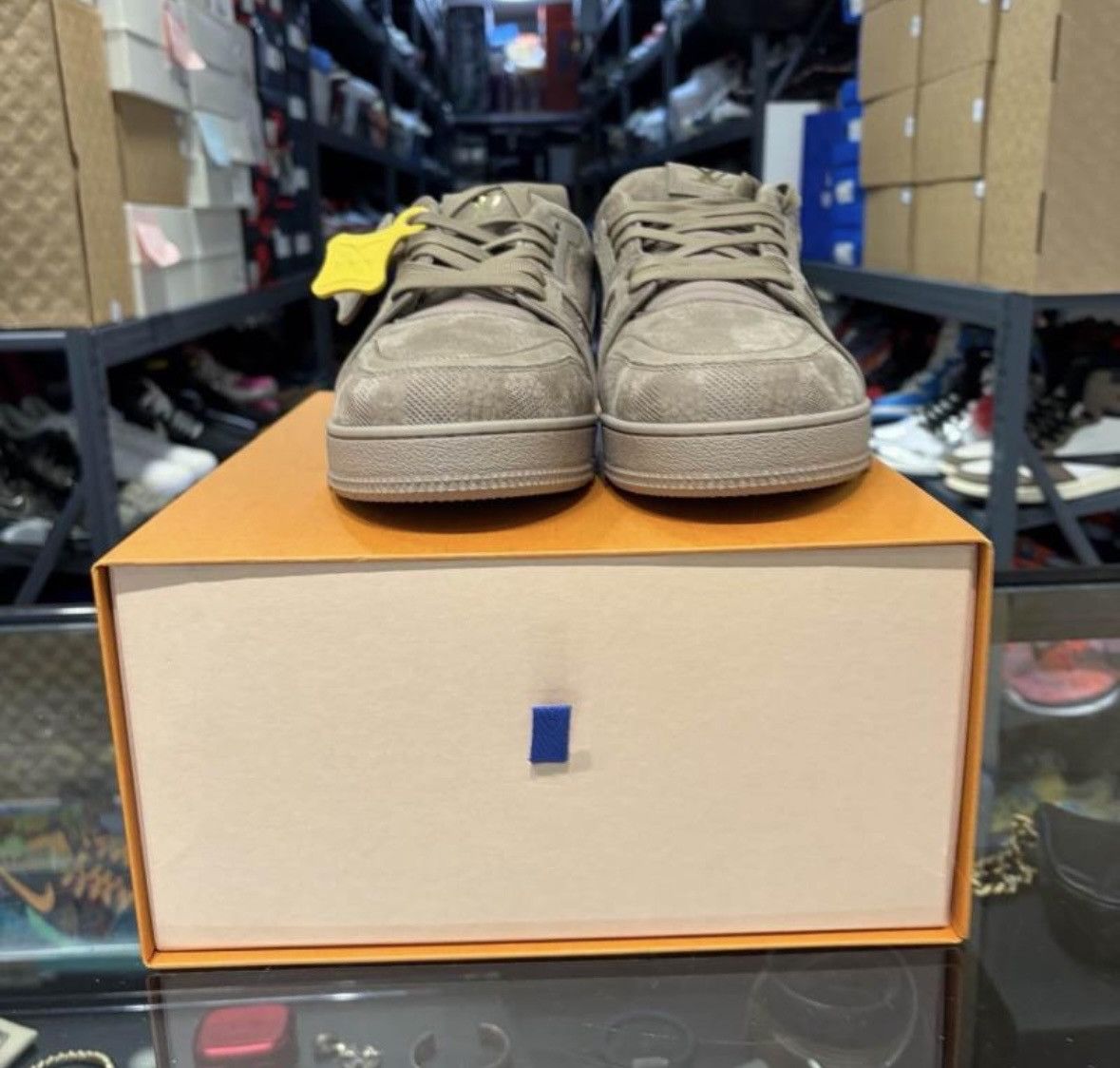 Louis Vuitton Louis Vuitton Trainer Sneakers Size 9.5 wxx Size US 9.5 / EU 42-43 - 2 Thumbnail