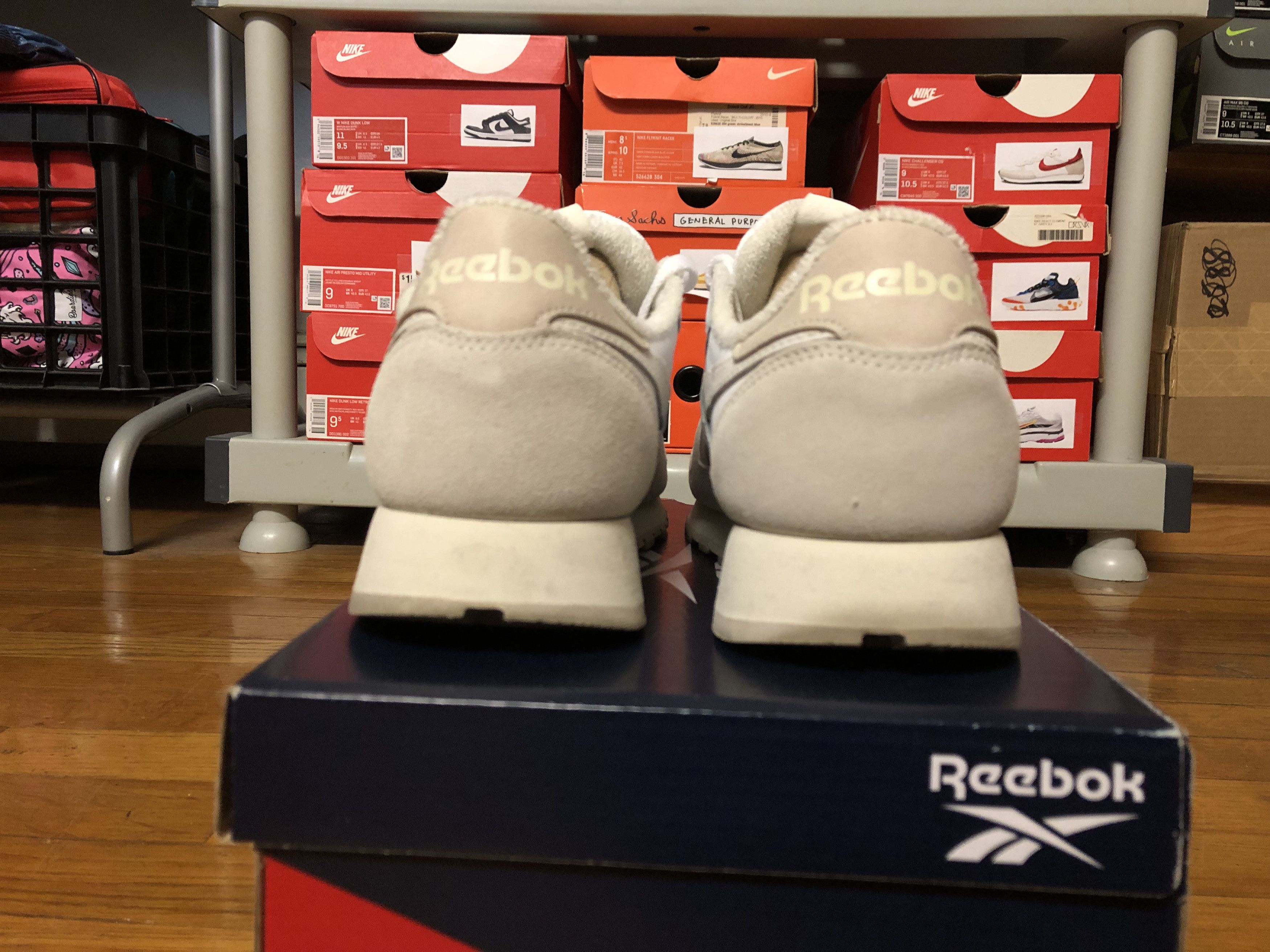 Reebok *USED* Men Reebok Classic Leather sz 9 White Chalk 100032772 Size US 9 / EU 42 - 3 Thumbnail