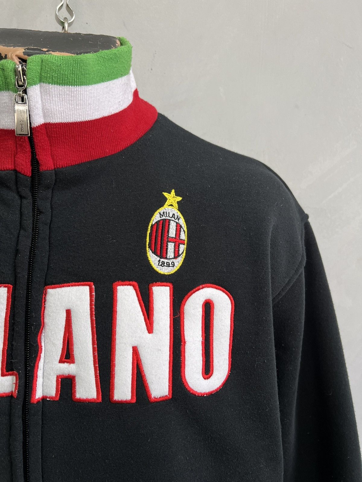 Adidas Adidas style retro blokecore AC Milan zip track sweatshirt Size US L / EU 52-54 / 3 - 4 Thumbnail