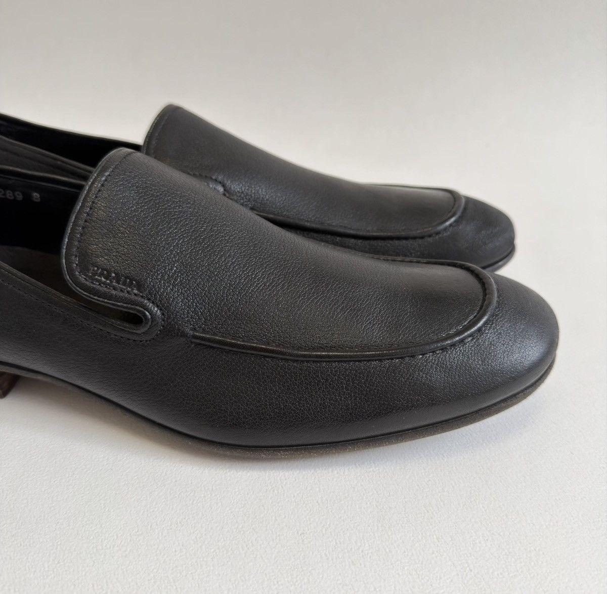 Prada Mid 2000s Black Leather Loafers Size US 9 / EU 42 - 4 Thumbnail