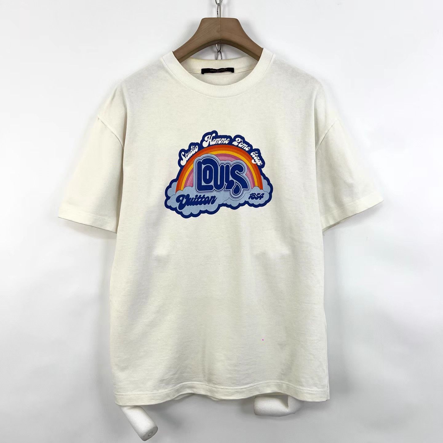 Louis Vuitton Louis Vuitton White Rainbow Logo Short Sleeve K12 Size US M / EU 48-50 / 2 - 1 Thumbnail