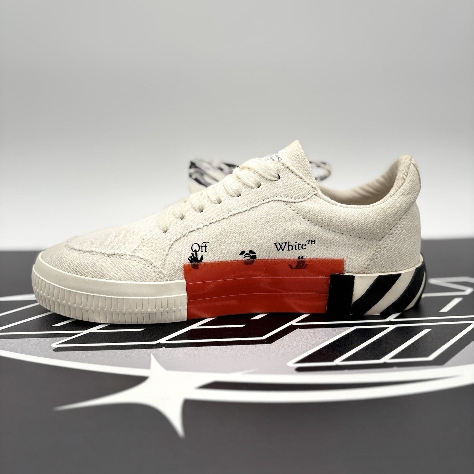 Off-White Off-White Vulc Sneaker ' White ' | GOOD CONDITION! Size US 7 / EU 40 - 5 Thumbnail