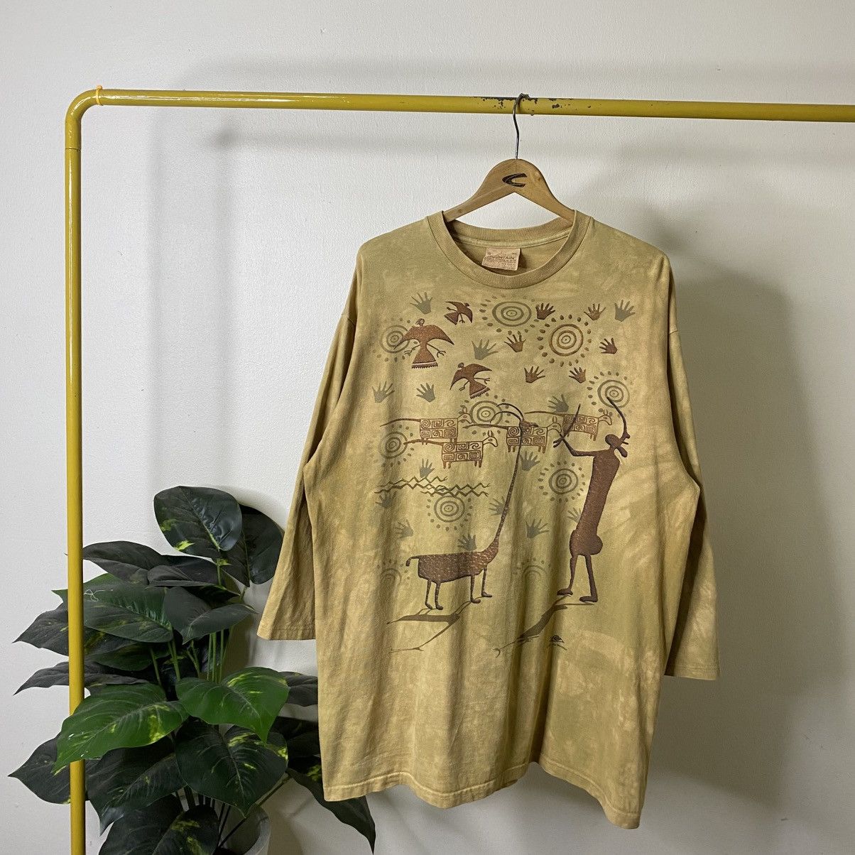 The Mountain Vintage 1990s The Mountain Native Motive Art T Shirt Size US XXL / EU 58 / 5 - 1 Thumbnail