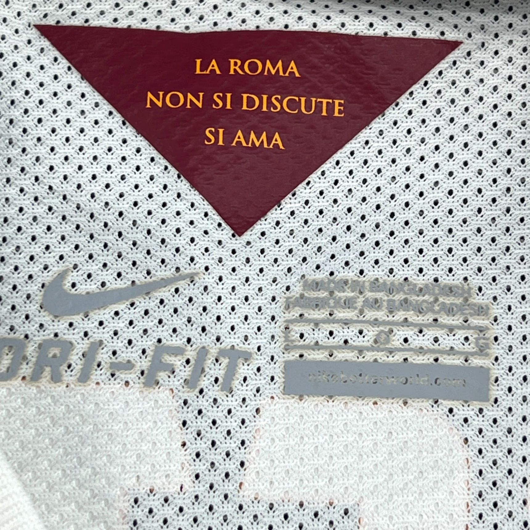 Nike Nike Roma 2014 2015 Away Destro #22 Player Issue Football Jersey Mens Large White T-Shirt Jerseys Mens L White Nike Size US L / EU 52-54 / 3 - 4 Thumbnail